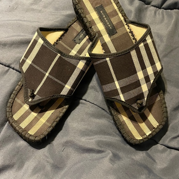 Burberry slides - Picture 1 of 3